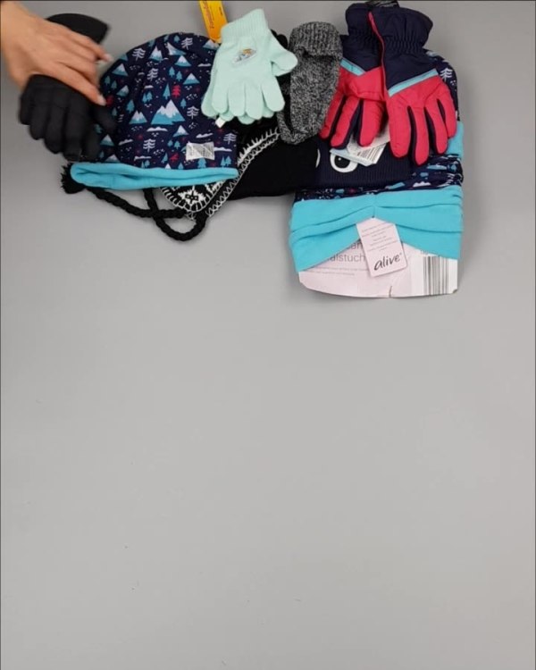 Фотография  784 - Шапки, шарфы, перчатки детские СТОК#3 кг, ЛОТ №2452 оптом в Владимире и Владимирской области