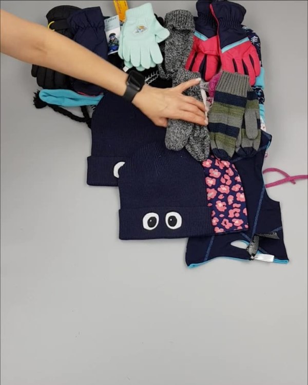 Фотография  299 - Шапки, шарфы, перчатки детские СТОК#3 кг, ЛОТ №2452 оптом в Владимире и Владимирской области