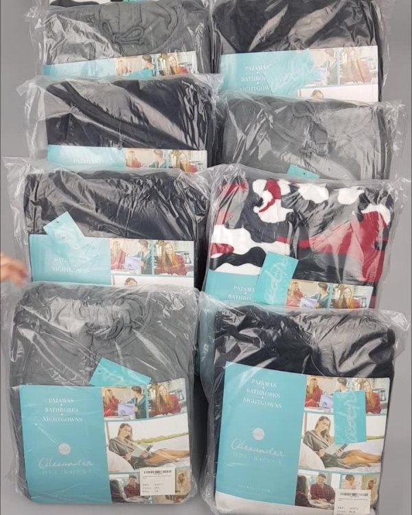 Фотография  643 - Халаты, комбинезоны (семейный) СТОК CAN#10 кг, ЛОТ №4449 оптом в Владимире и Владимирской области