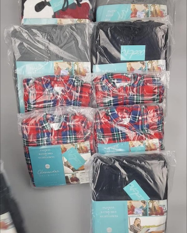 Фотография  541 - Халаты, комбинезоны (семейный) СТОК CAN#10 кг, ЛОТ №4452 оптом в Владимире и Владимирской области