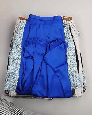 Фотография  810 - Юбки Bestseller 44#5 кг, ЛОТ №6121 оптом в Владимире и Владимирской области