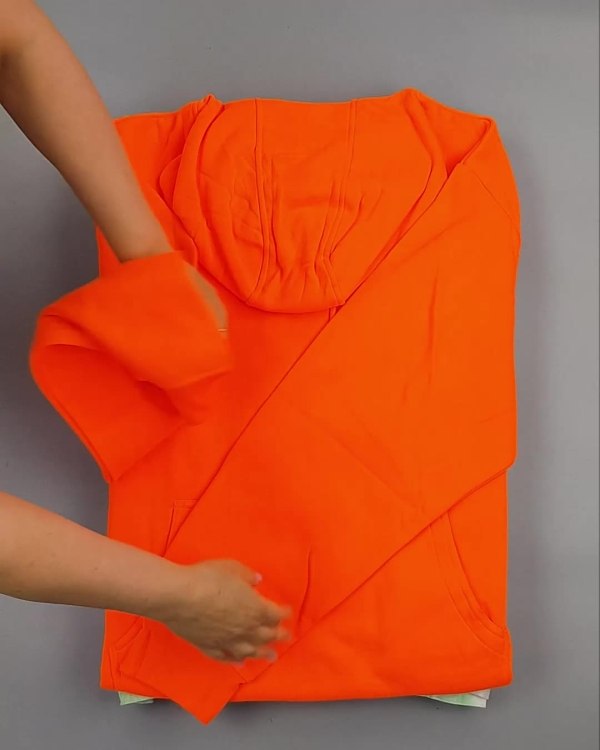 Фотография  318 - Толстовки СТОК CAN 0424#10 кг, ЛОТ №6425 оптом в Владимире и Владимирской области