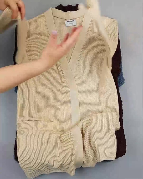 Фотография  211 - Кардиганы СТОК CAN#10 кг, ЛОТ №6474 оптом в Владимире и Владимирской области