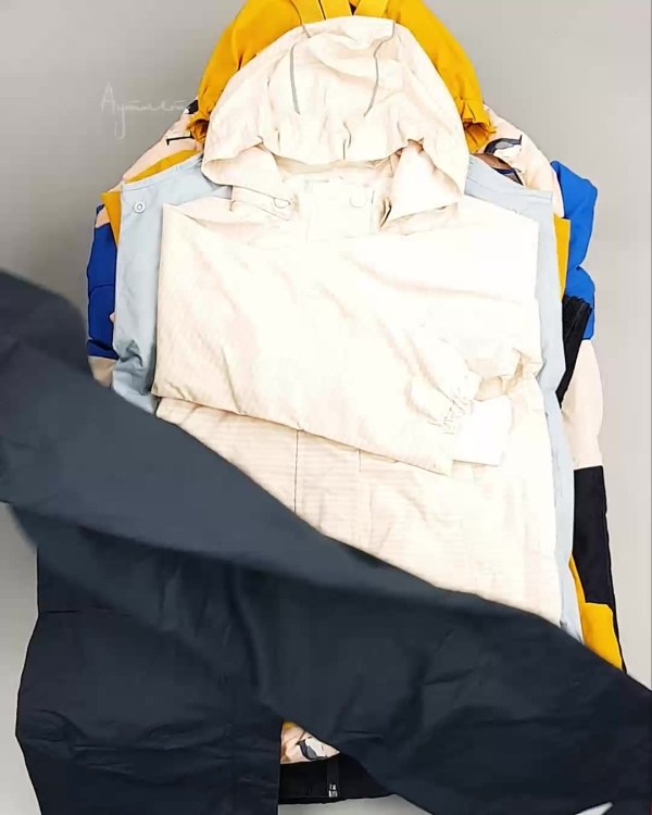 Фотография  997 - Верхняя одежда TCM kids 074#7 кг, ЛОТ №6678 оптом в Владимире и Владимирской области