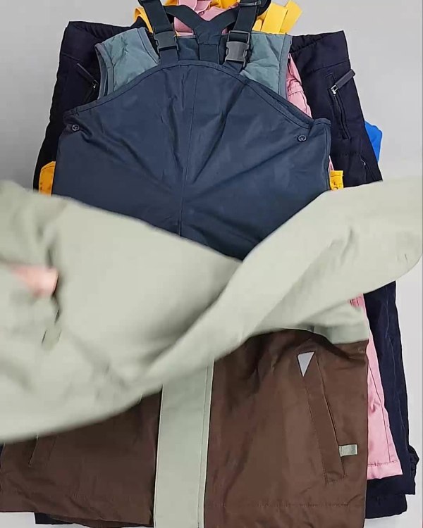 Фотография  713 - Верхняя одежда TCM kids 074#7 кг, ЛОТ №6678 оптом в Владимире и Владимирской области