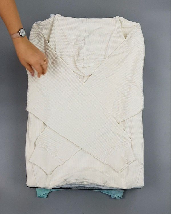 Фотография  626 - HOODIE CAN 084#10 кг, ЛОТ №7034 оптом в Владимире и Владимирской области