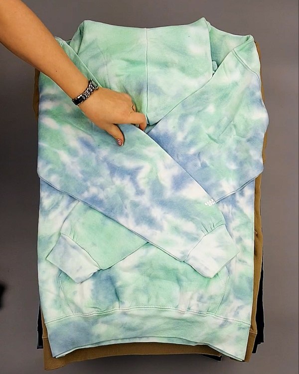 Фотография  185 - Толстовки СТОК CAN 0424#10 кг, ЛОТ №7447 оптом в Владимире и Владимирской области