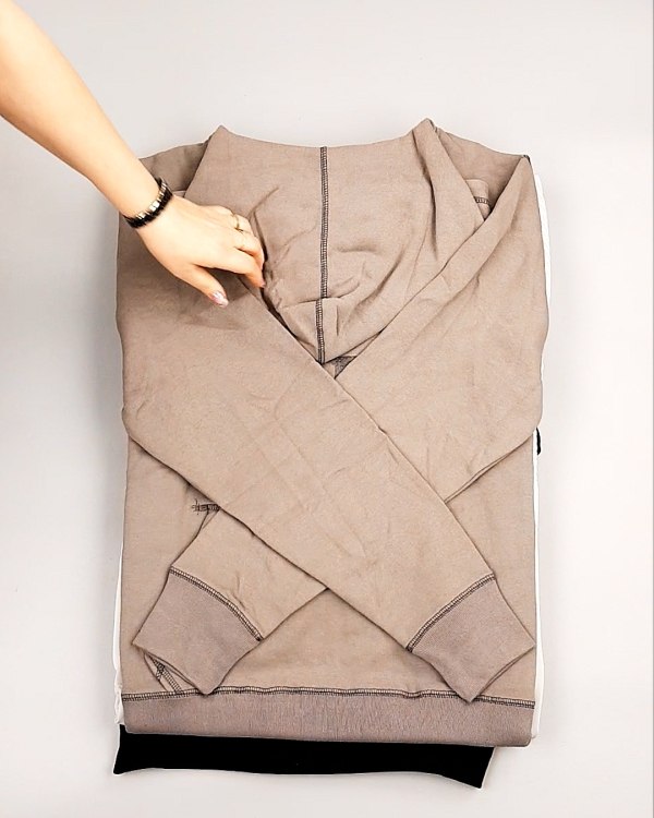 Фотография  914 - Толстовки СТОК CAN 0424#10 кг, ЛОТ №7447 оптом в Владимире и Владимирской области