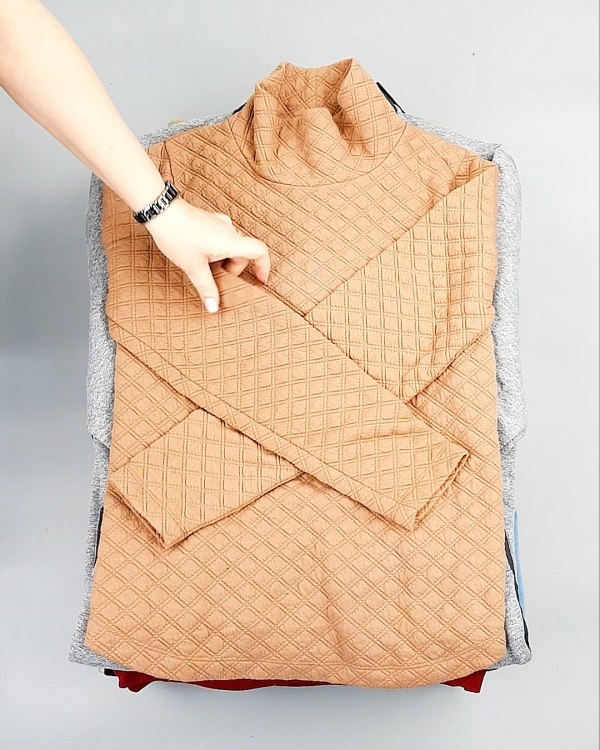 Фотография  972 - SWEATSHIRT CAN 084#10 кг, ЛОТ №7619 оптом в Владимире и Владимирской области