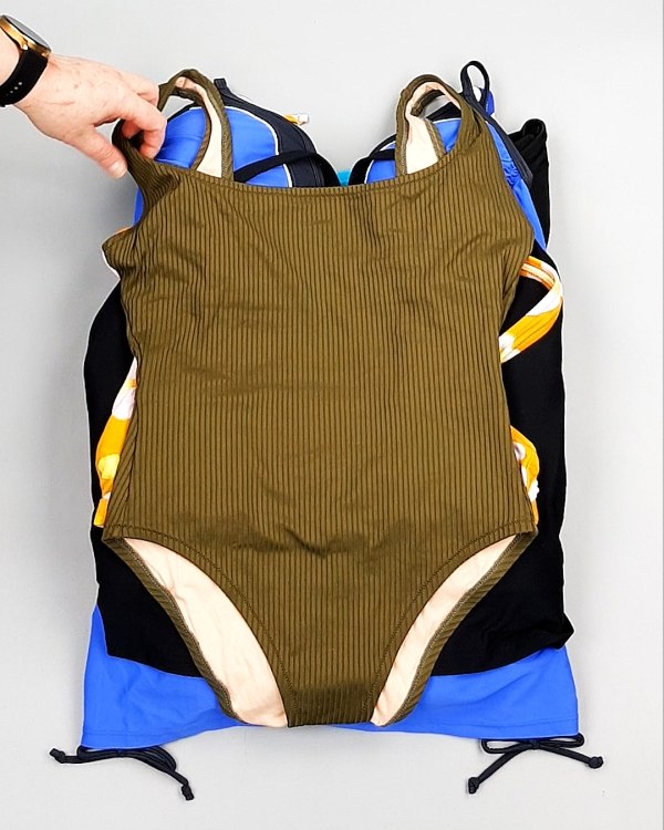 Фотография  358 - Купальники СТОК CAN 124#5 кг, ЛОТ №7689 оптом в Владимире и Владимирской области