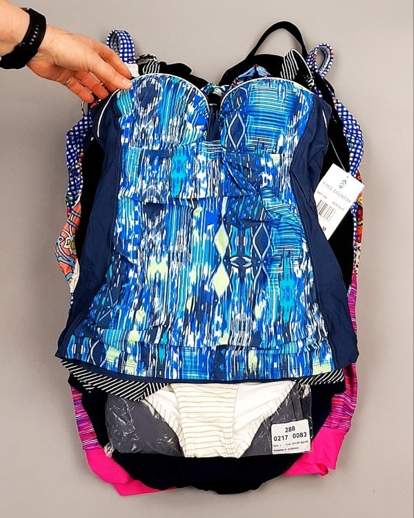 Фотография  493 - Купальники СТОК CAN 124#5 кг, ЛОТ №7688 оптом в Владимире и Владимирской области