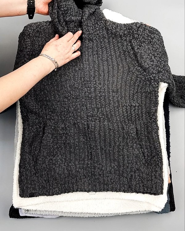 Фотография  445 - Джемпера СТОК CAN 084#7 кг, ЛОТ №7648 оптом в Владимире и Владимирской области