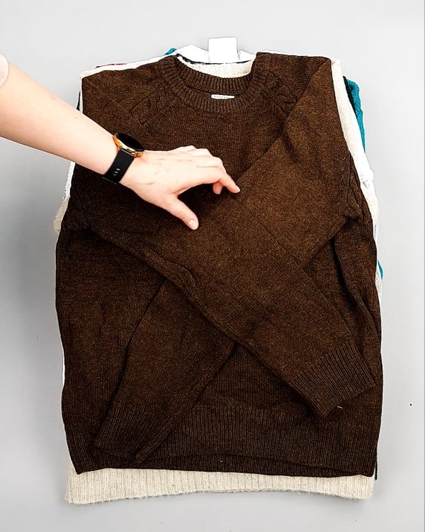 Фотография  528 - Джемпера СТОК CAN 084#7 кг, ЛОТ №7647 оптом в Владимире и Владимирской области