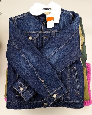 Купить Верхняя одежда м/ж C&A 025#10 кг оптом в Владимире и Владимирской области