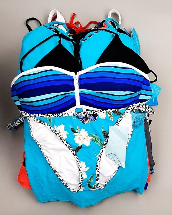 Фотография  984 - Купальники СТОК CAN 124#5 кг, ЛОТ №7690 оптом в Владимире и Владимирской области