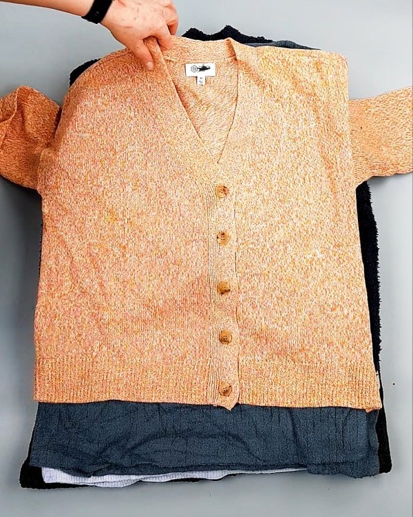 Фотография  600 - Джемпера СТОК CAN 084#7 кг, ЛОТ №7648 оптом в Владимире и Владимирской области