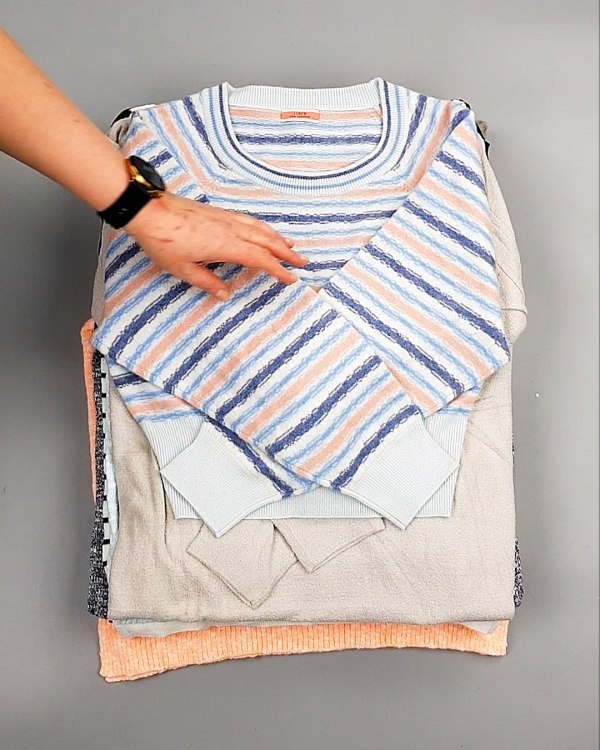 Фотография  688 - Джемпера легкие СТОК CAN 084#7 кг, ЛОТ №7635 оптом в Владимире и Владимирской области