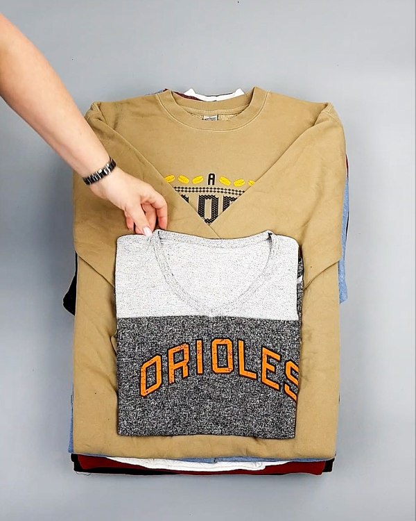 Фотография  942 - SWEATSHIRT CAN 084#10 кг, ЛОТ №7619 оптом в Владимире и Владимирской области