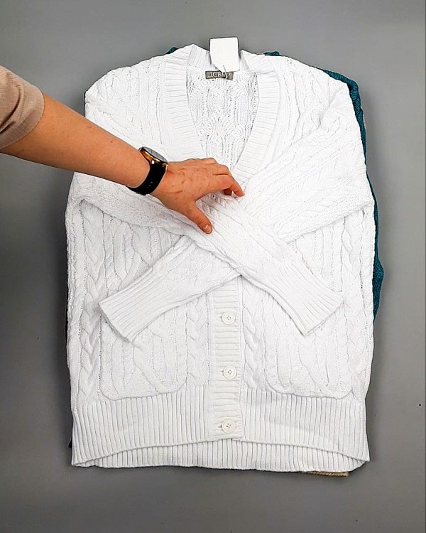 Фотография  970 - Джемпера СТОК CAN 084#7 кг, ЛОТ №7647 оптом в Владимире и Владимирской области