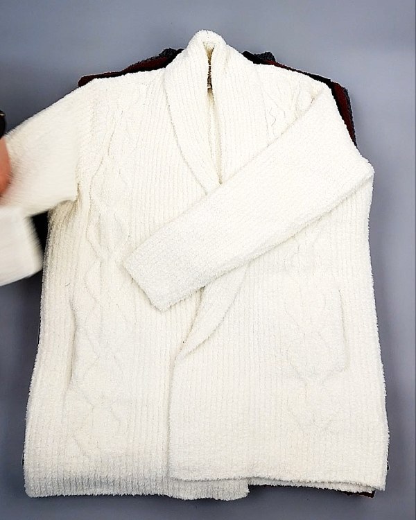 Фотография  792 - Кардиганы СТОК CAN 084#7 кг, ЛОТ №7674 оптом в Владимире и Владимирской области