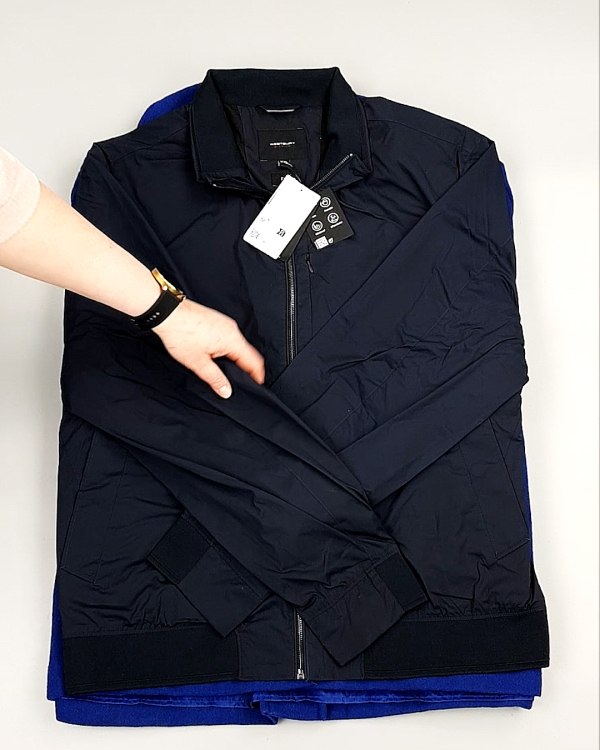 Фотография  329 - Ветровки м/ж C&A 025#10 кг, ЛОТ №7865 оптом в Владимире и Владимирской области