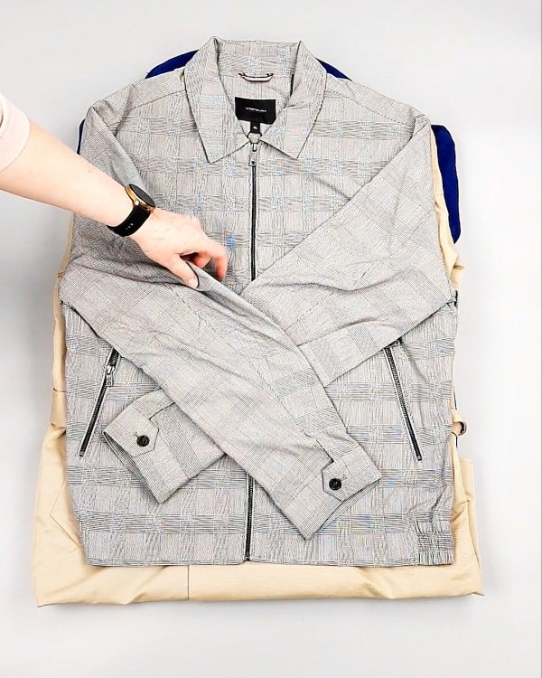 Фотография  200 - Ветровки м/ж C&A 025#10 кг, ЛОТ №7864 оптом в Владимире и Владимирской области