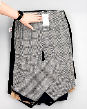 Фотография  696 - Брюки женские лето C&A 025#10 кг, ЛОТ №7892 оптом в Владимире и Владимирской области