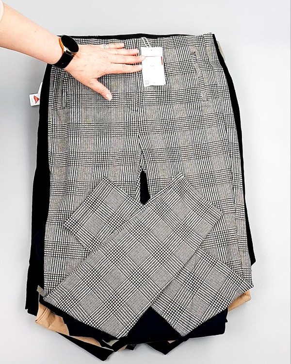 Фотография  355 - Брюки женские лето C&A 025#10 кг, ЛОТ №7892 оптом в Владимире и Владимирской области