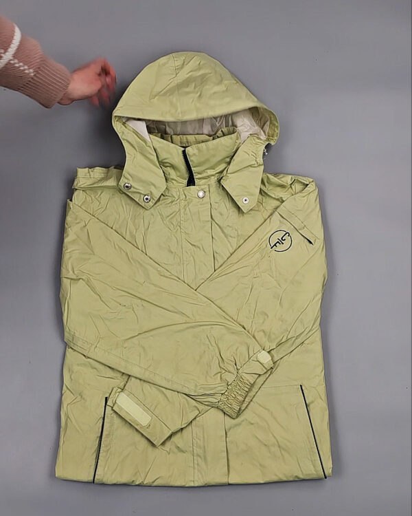 Фотография  457 - Ветровки женские#25 кг, ЛОТ № ВК0086 оптом в Владимире и Владимирской области