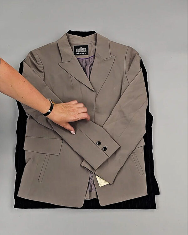 Фотография  752 - Жакеты Корея 085#10 кг, ЛОТ № СТ-9240 оптом в Владимире и Владимирской области