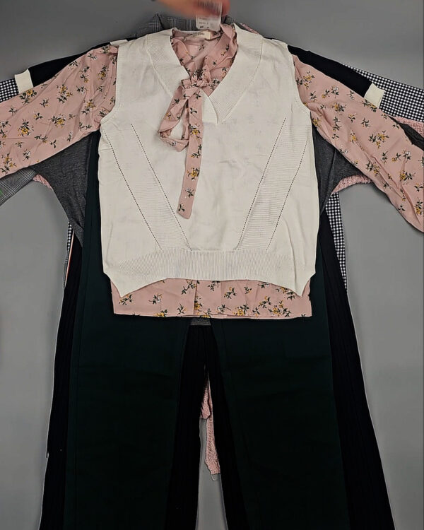 Фотография  606 - Комплекты жен Корея 085#5 кг, ЛОТ СТ-9574 оптом в Владимире и Владимирской области